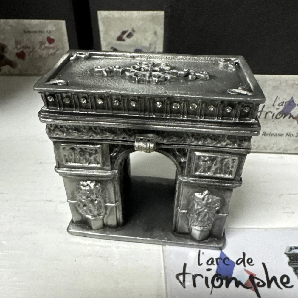 N/A object art